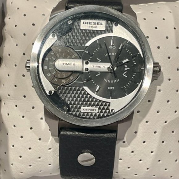 NIB DIESEL DZ7307 MINI DADDY STAINLESS STEEL BLACK LEATHER QUARTZ WATCH - Picture 1 of 6